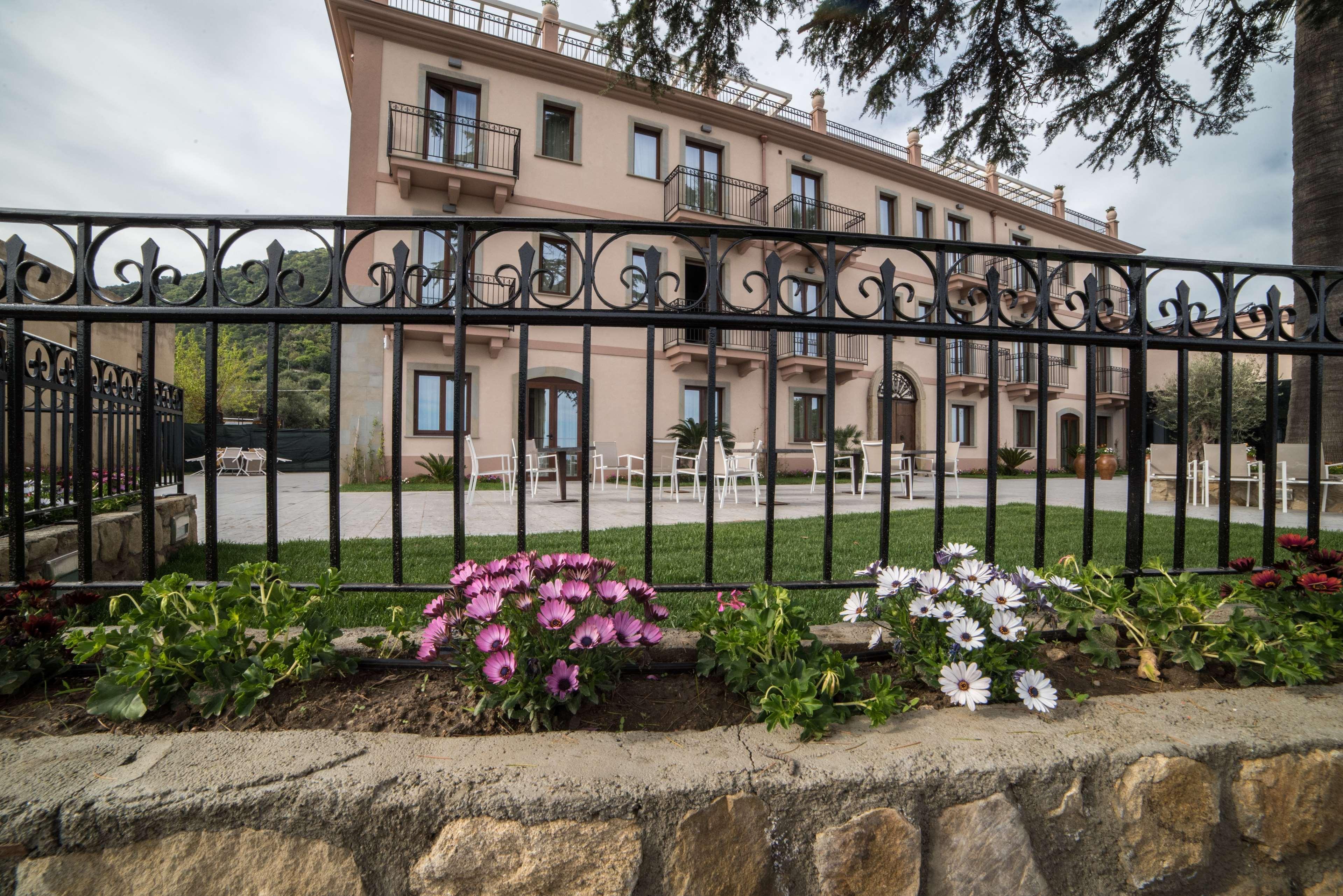Best Western Plus Hotel Terre di Eolo Patti Esterno foto